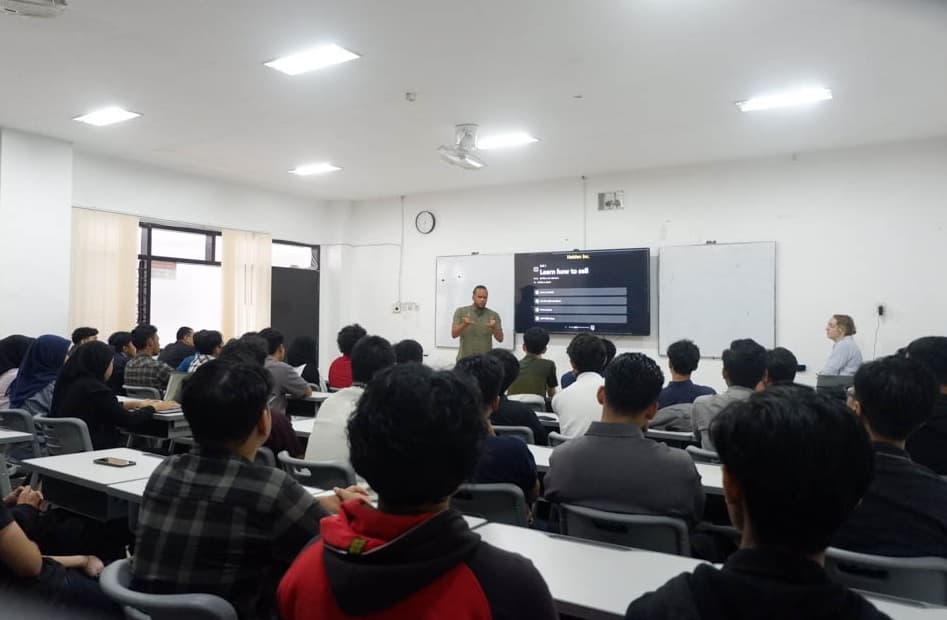 100+ students, real company problems: inside the monthly hackathon